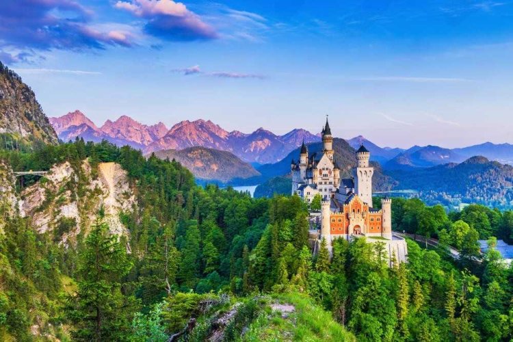 Neuschwanstein Castle: A Fairytale Gem in Bavaria