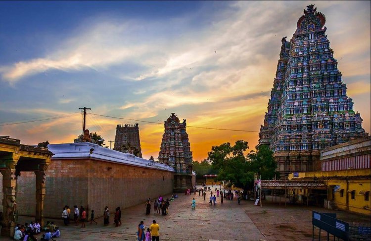 Divine Darshan: Madurai to Rameshwaram Tour with Sightseeing