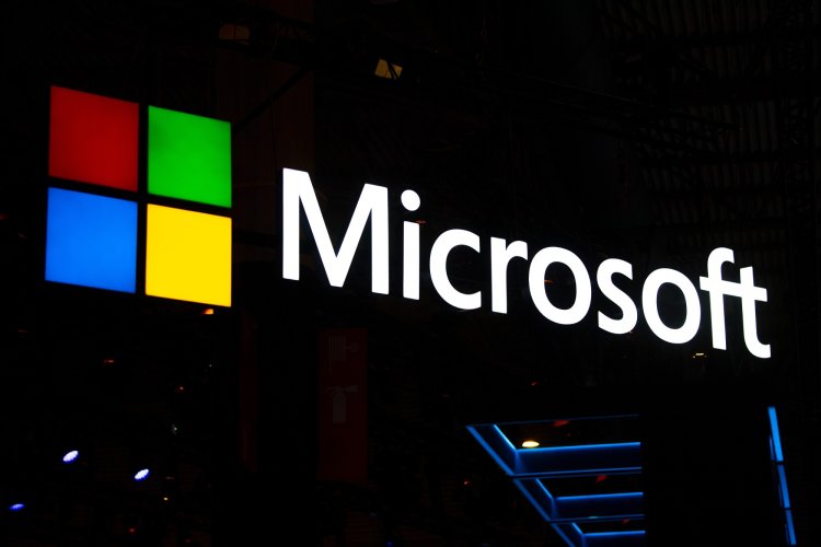 Microsoft Expands Support with Windows Surface Pro Customer Service and Windows Defender Helpline