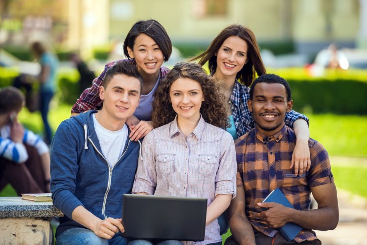How Can Law Students Use Real-world Cases To Ace Their Exams?